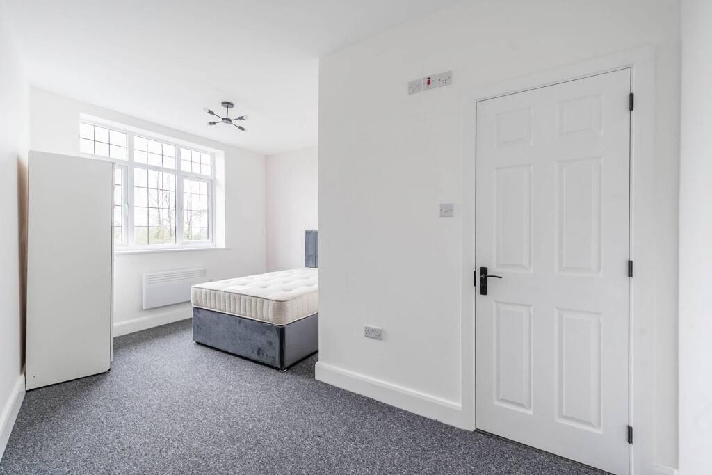 Main image of property: High Street, Bushey, WD23