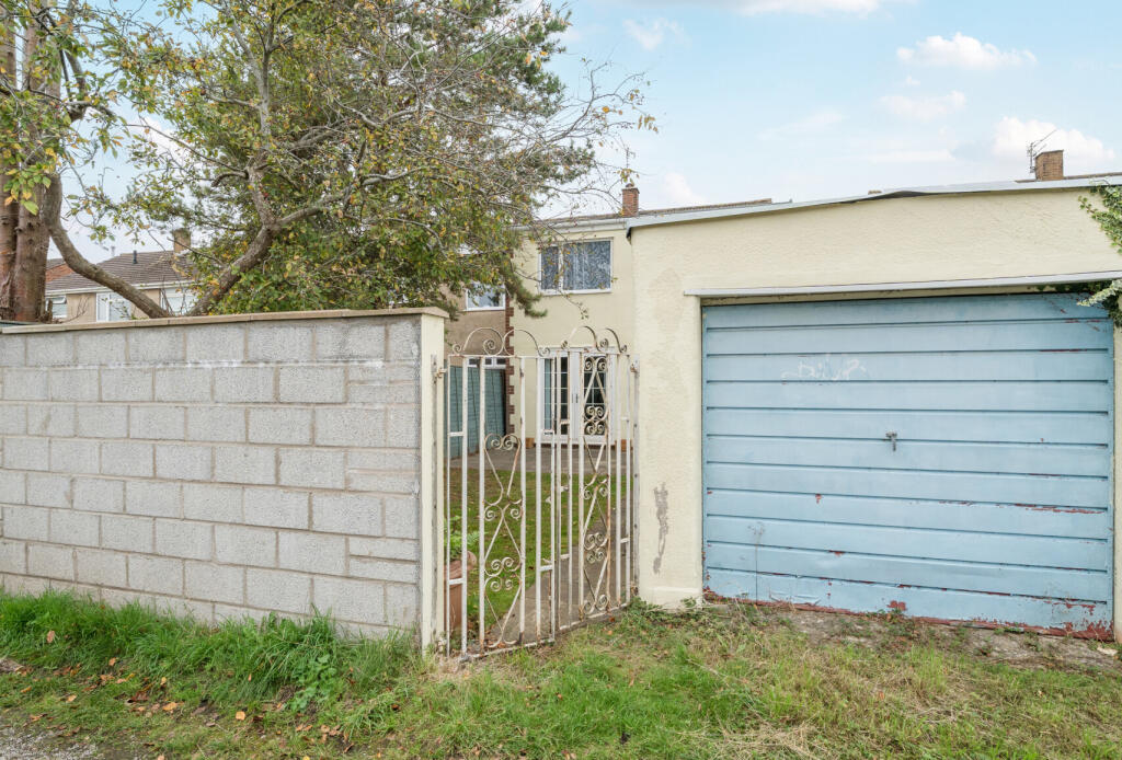 Bradville Gardens, Long Ashton, Bristol, North Somerset, BS41 photo 4