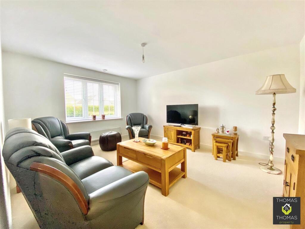 House in Tewkesbury, Abbotswood, Brockworth - View 4