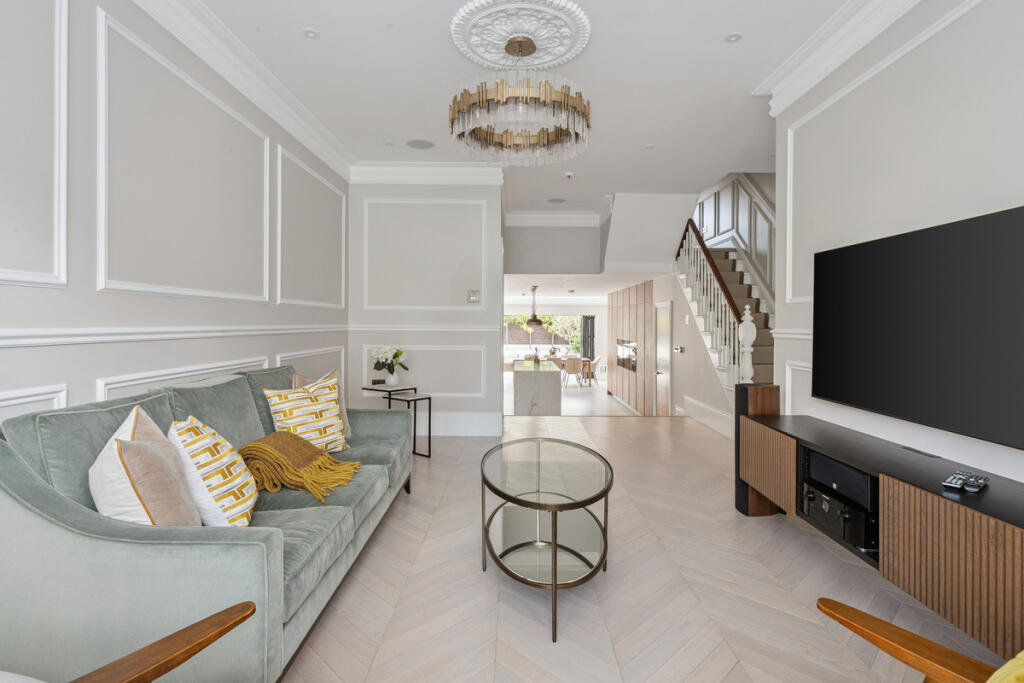 House in London - View 5