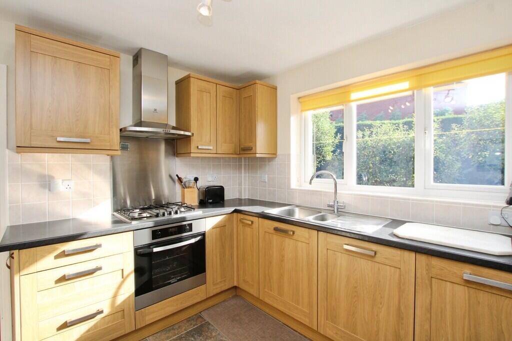 House in Lincoln - View 2