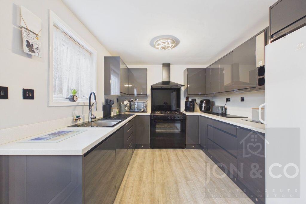House in Northampton, Billing - View 4