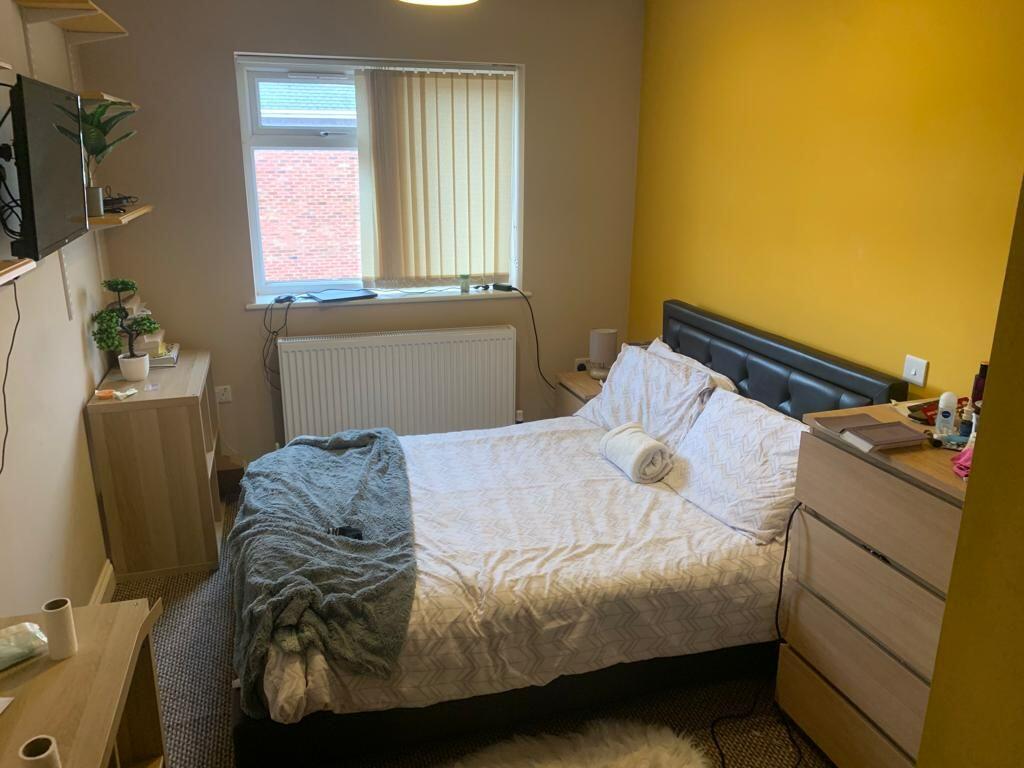 Main image of property: Long Lane, Oxford