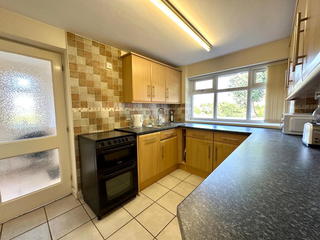 Tame Avenue, Wednesbury, WS10 - More