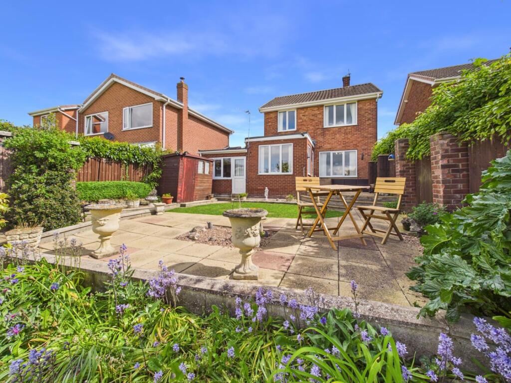 House in Wakefield - More