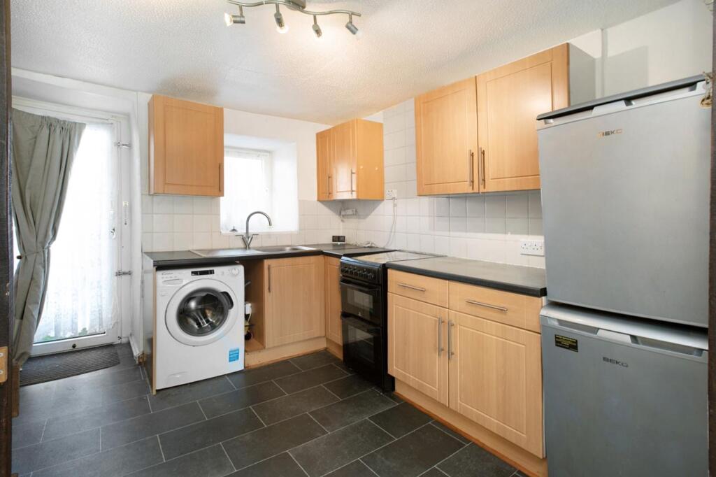 Higher Brook Street, Teignmouth, TQ14 photo 3
