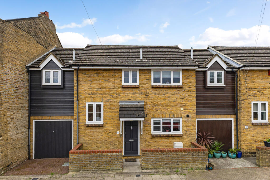 Main image of property: Hearne Road, London, W4