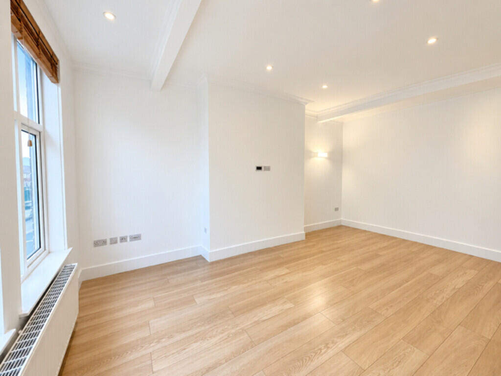 Apartment in London - View 2