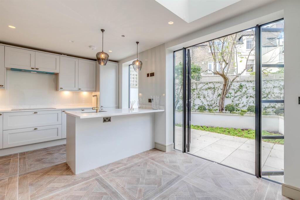 Main image of property: Fulham Park Gardens, London