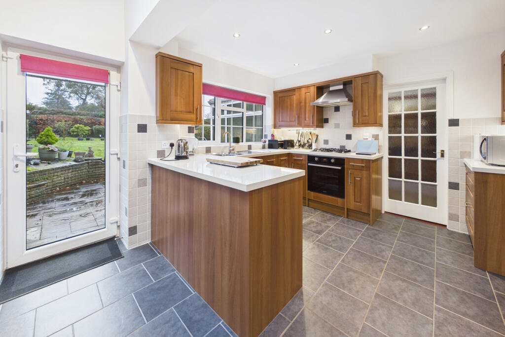 House in Dacorum, Leverstock Green - View 3