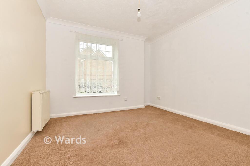 Apartment in Canterbury - View 4