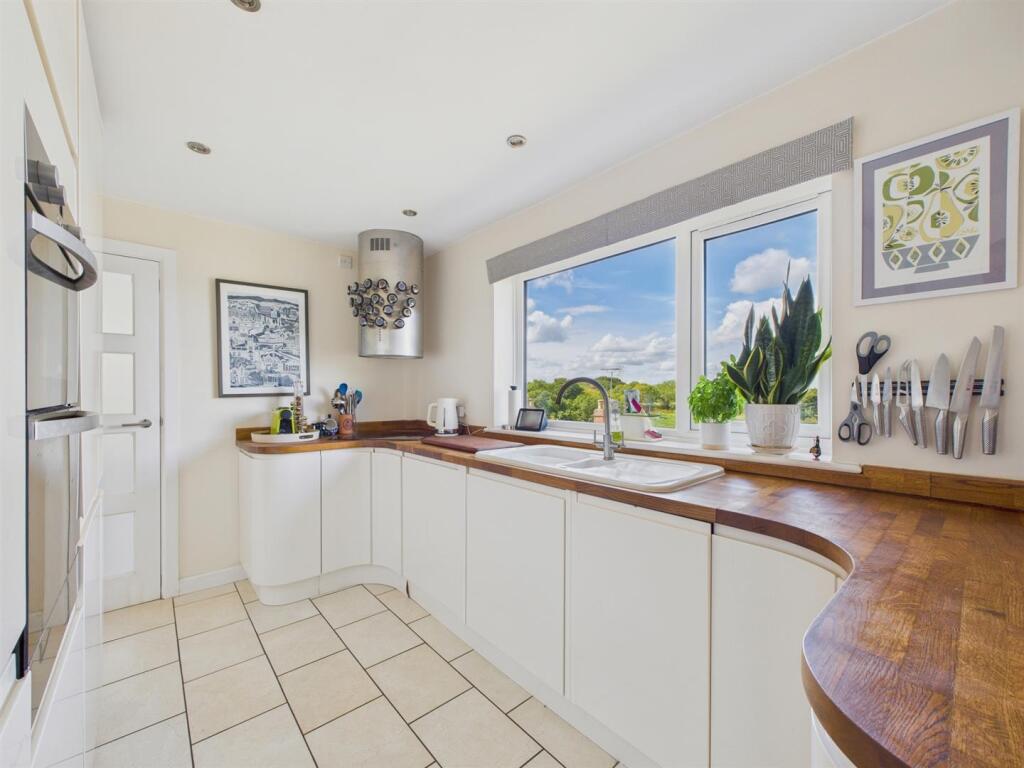 Lamb Bank, West Malvern photo 3