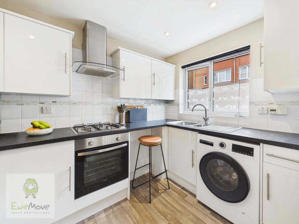 Groombridge Drive, Gillingham, Kent, ME7 photo 3