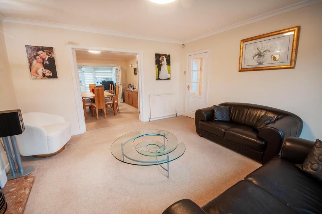 Rhodes Drive, Bury photo 5