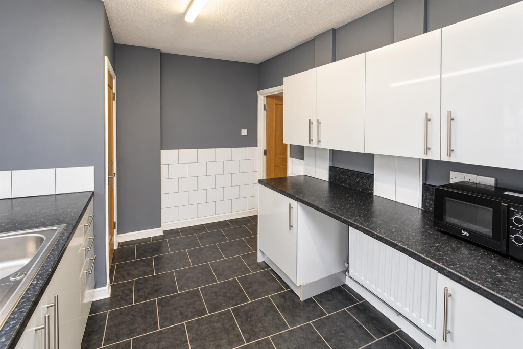 Apartment in Cardiff, Maindy, Cathays - View 4