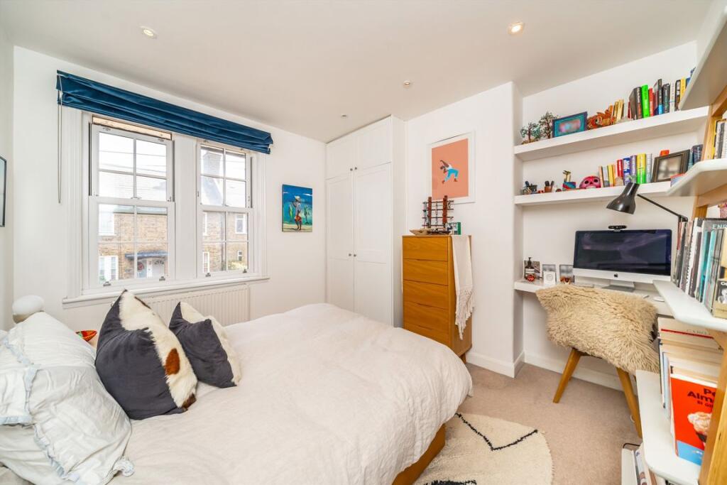 House in London - View 5
