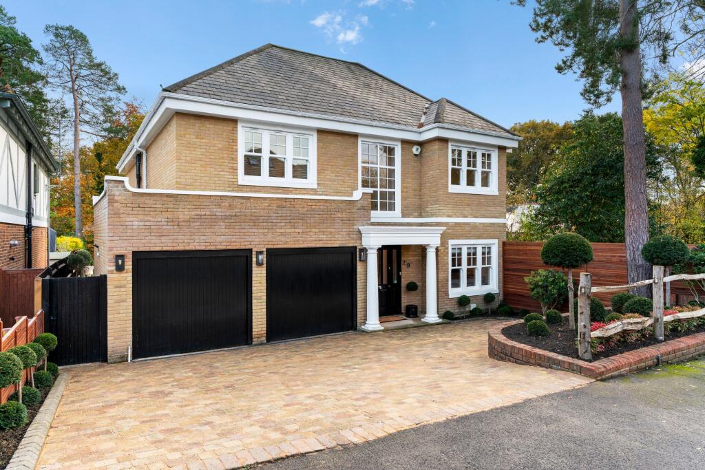 Main image of property: Links Green Way, Cobham, KT11