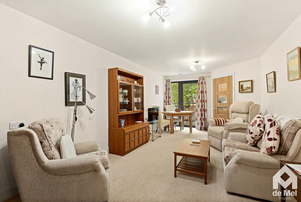Apartment in Gloucester - View 4