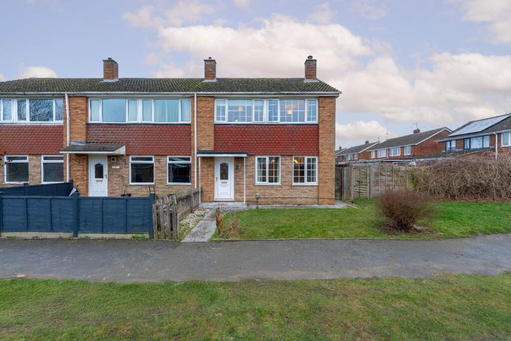 3-bed terraced on Booth Way, Little Paxton, Cambridgeshire, PE19 6JT, £300,000