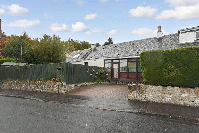 Main image of property: The Cottage, Kingseat Road, Halbeath, Dunfermline, KY11 8PG