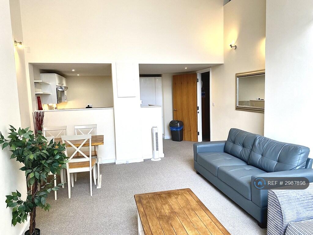 Apartment in Swindon - View 4