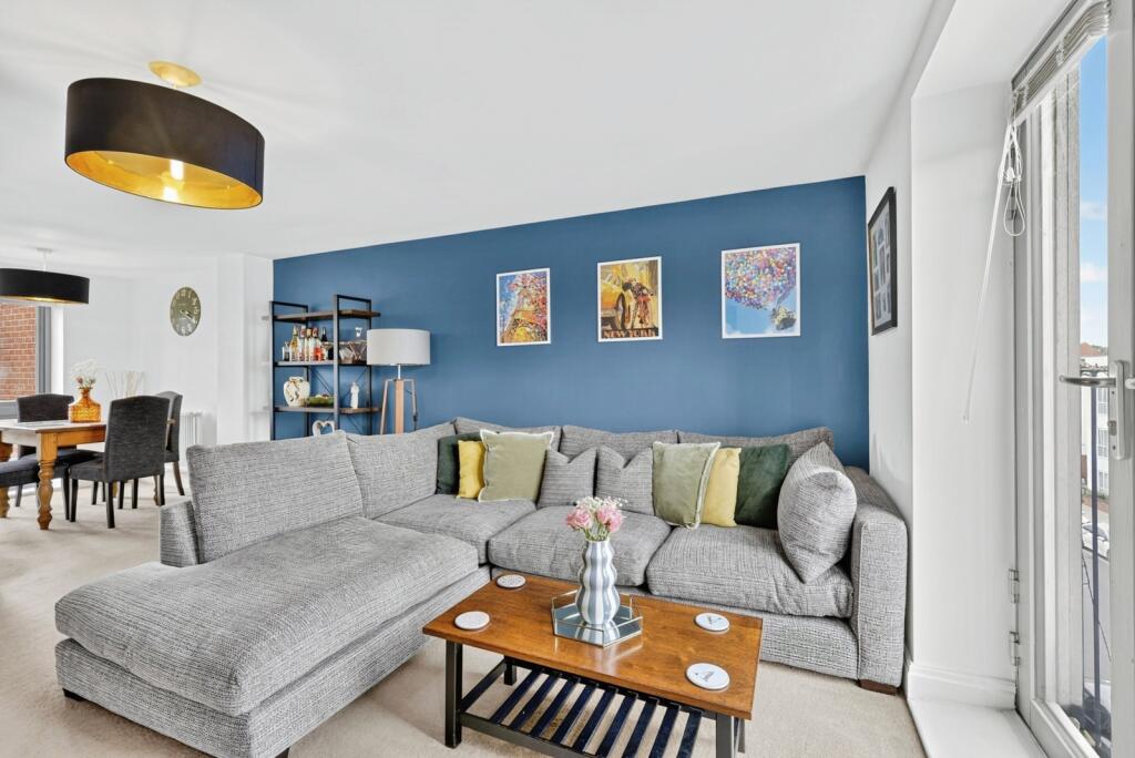 Apartment in Upton, St Crispin's - View 5
