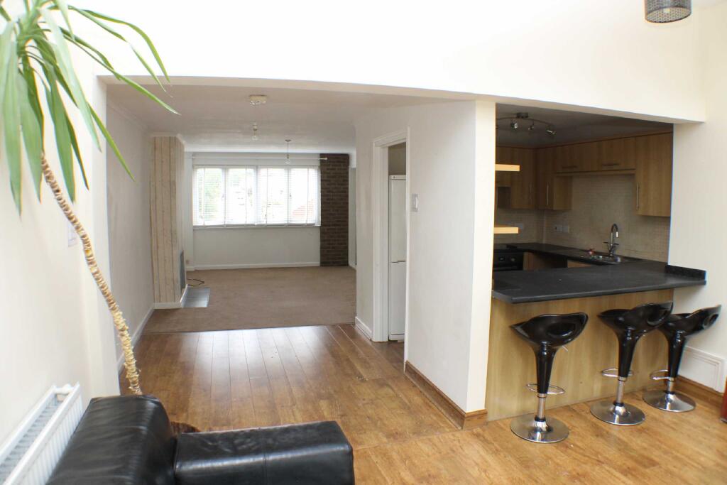 Additional image 3 of Chiltern Road, St. Albans, Hertfordshire, AL4