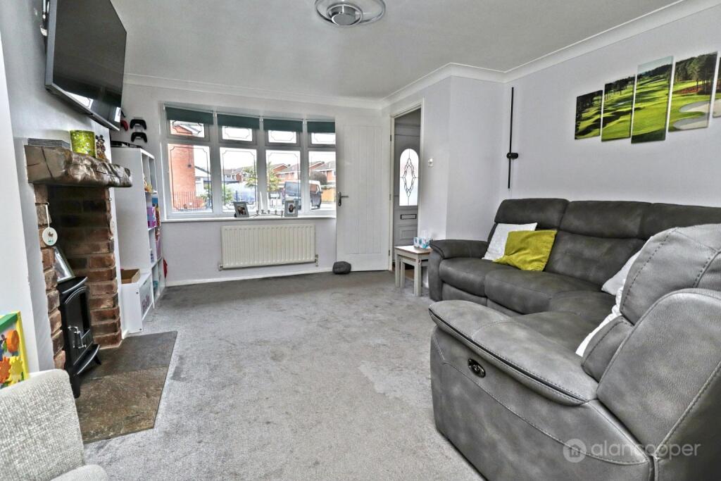 Launceston Drive, Horeston Grange, Nuneaton, CV11 6FT photo 4