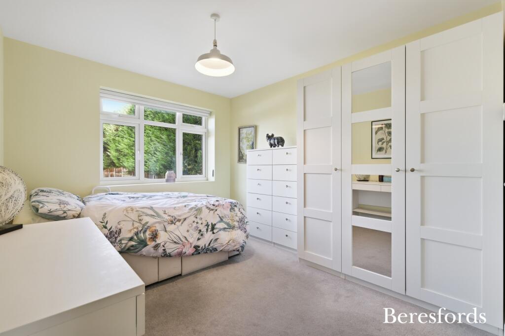 Apartment in Romford - View 5