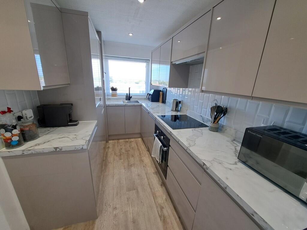 Eastbourne Road, Pevensey Bay, BN24 photo 4