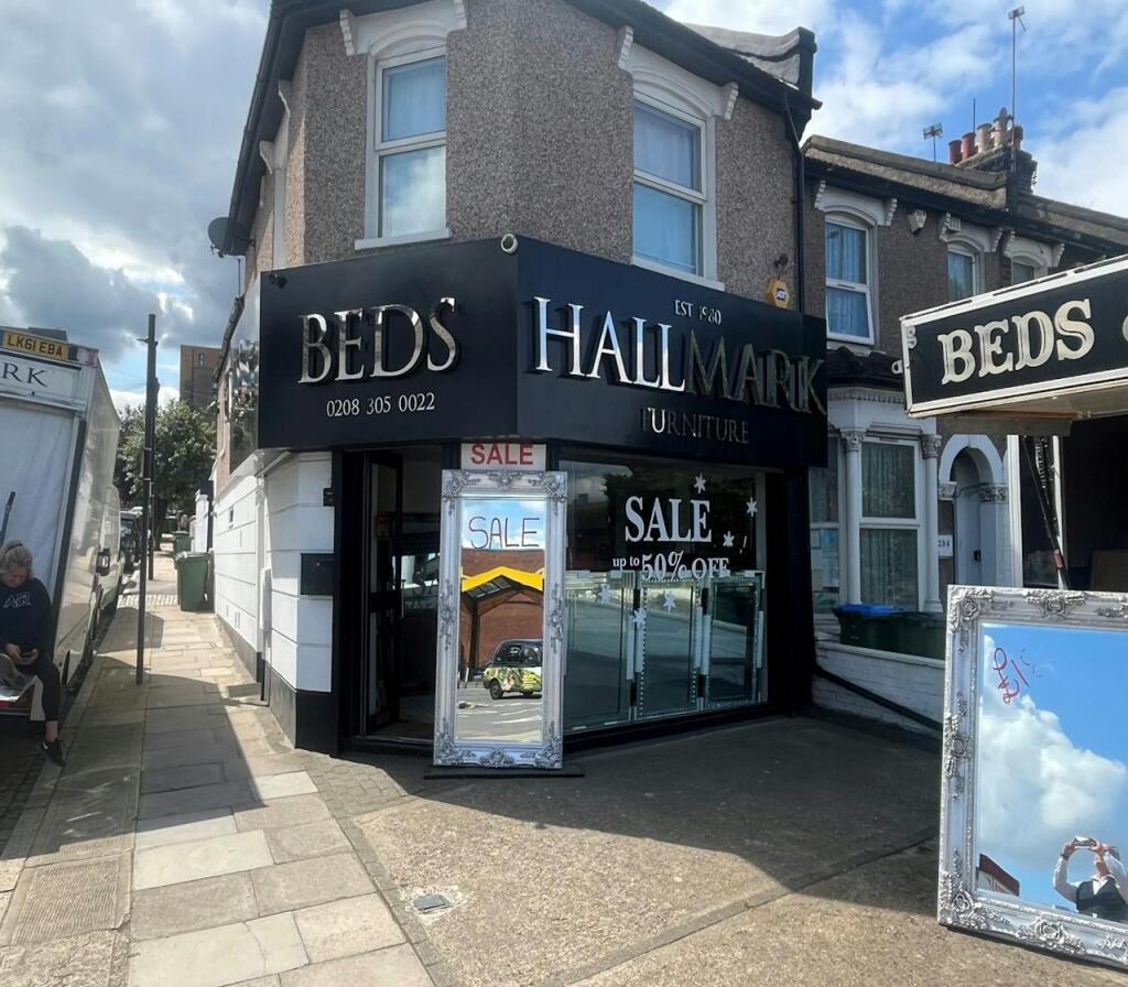 Main image of property: 238 Woolwich Road, Charlton, SE7 7QU