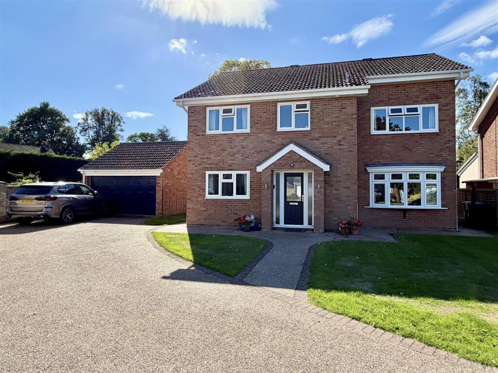 Main image of property: 5 Rivington Avenue, Shrewsbury, SY3 9QL