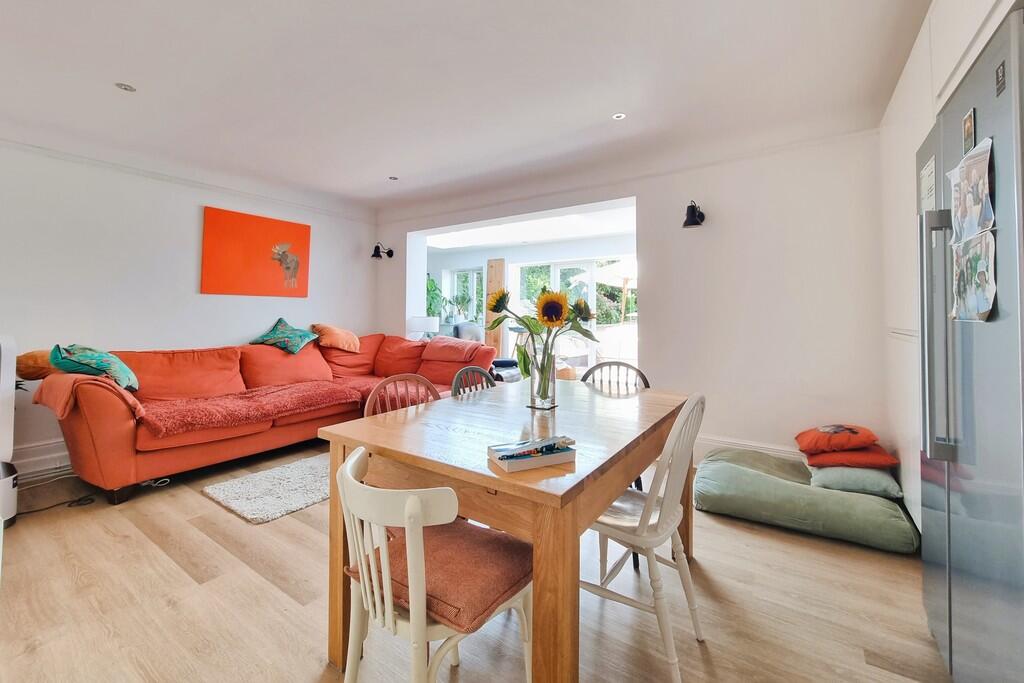 House in Portsmouth, Farlington - More