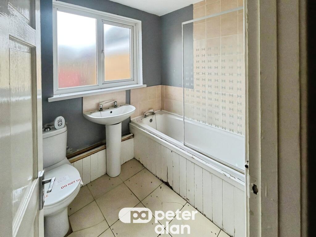 Glanymor Street, Briton Ferry, Neath photo 4