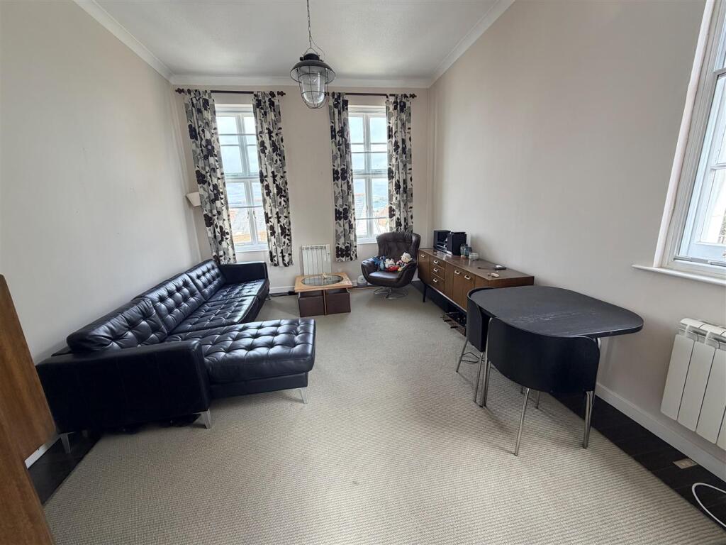 Apartment in Weymouth, Dorset - More