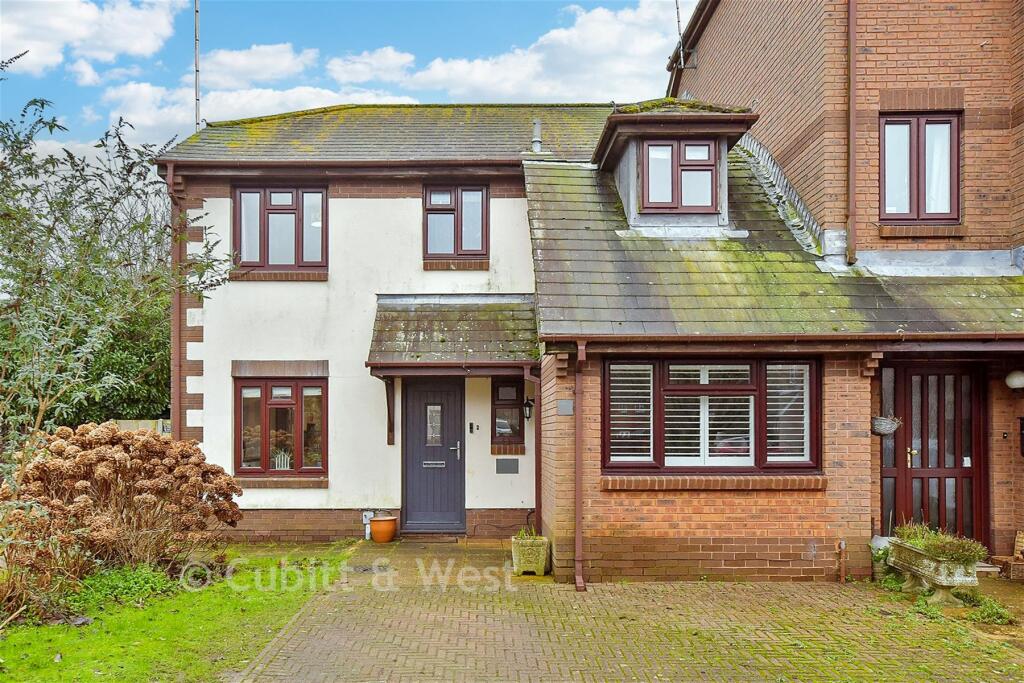 Penfolds Place, Arundel, West Sussex photo 2