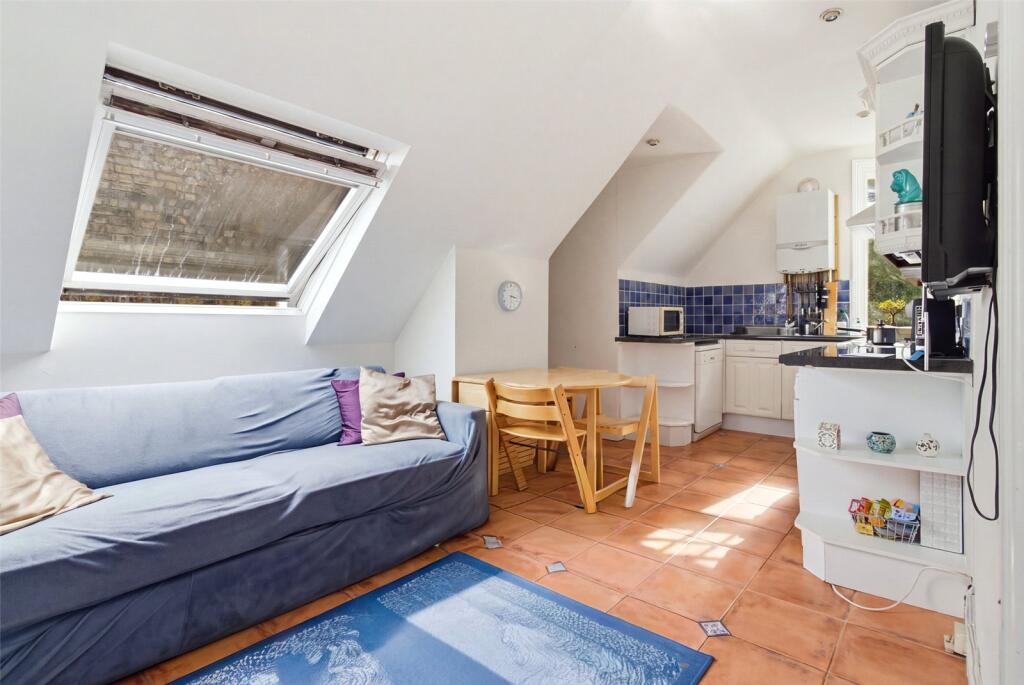 Apartment in London - More