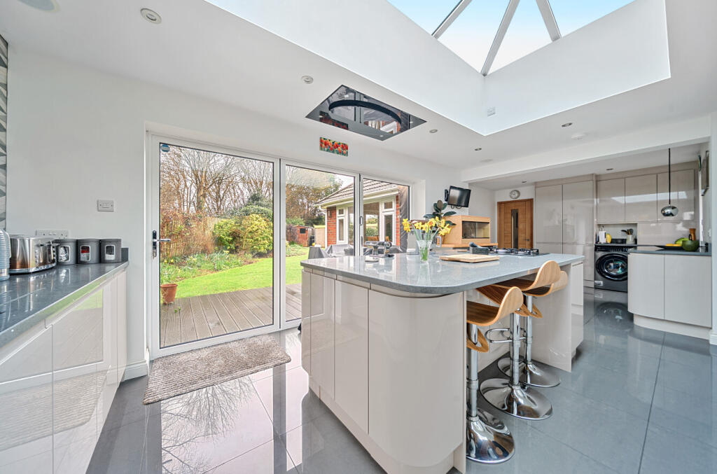Diana Close, Gosport, Hampshire, PO12 photo 3