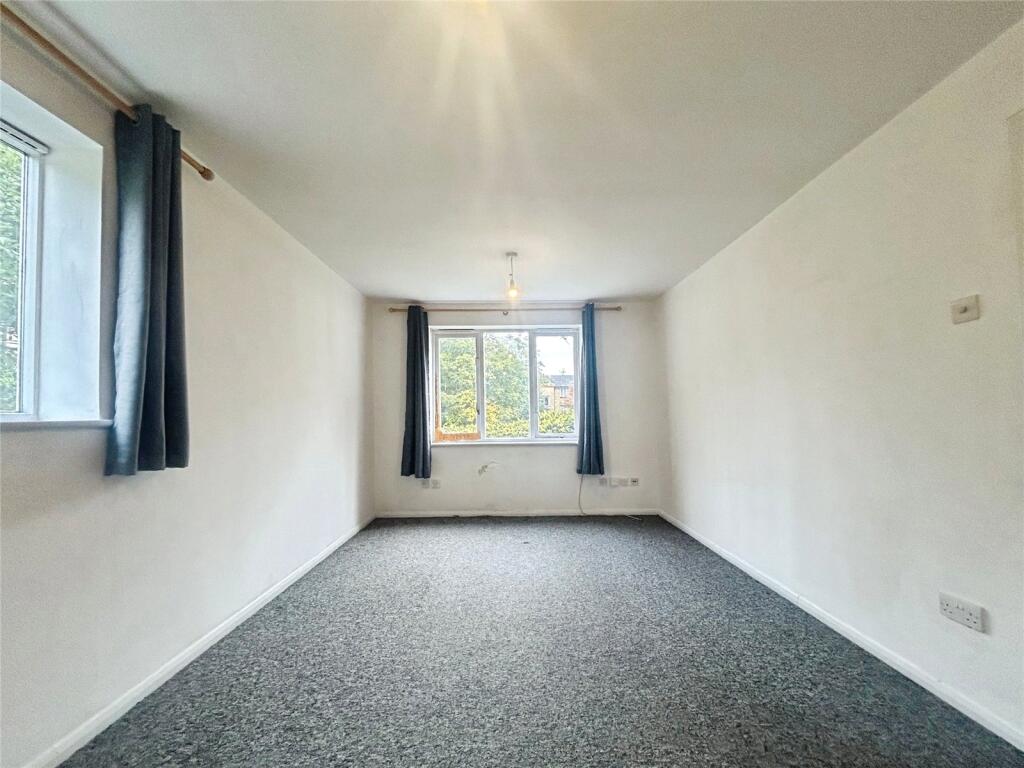 Dadswood, Harlow, Essex photo 2