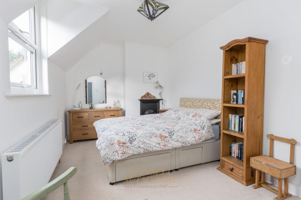 House in Redhill - View 4