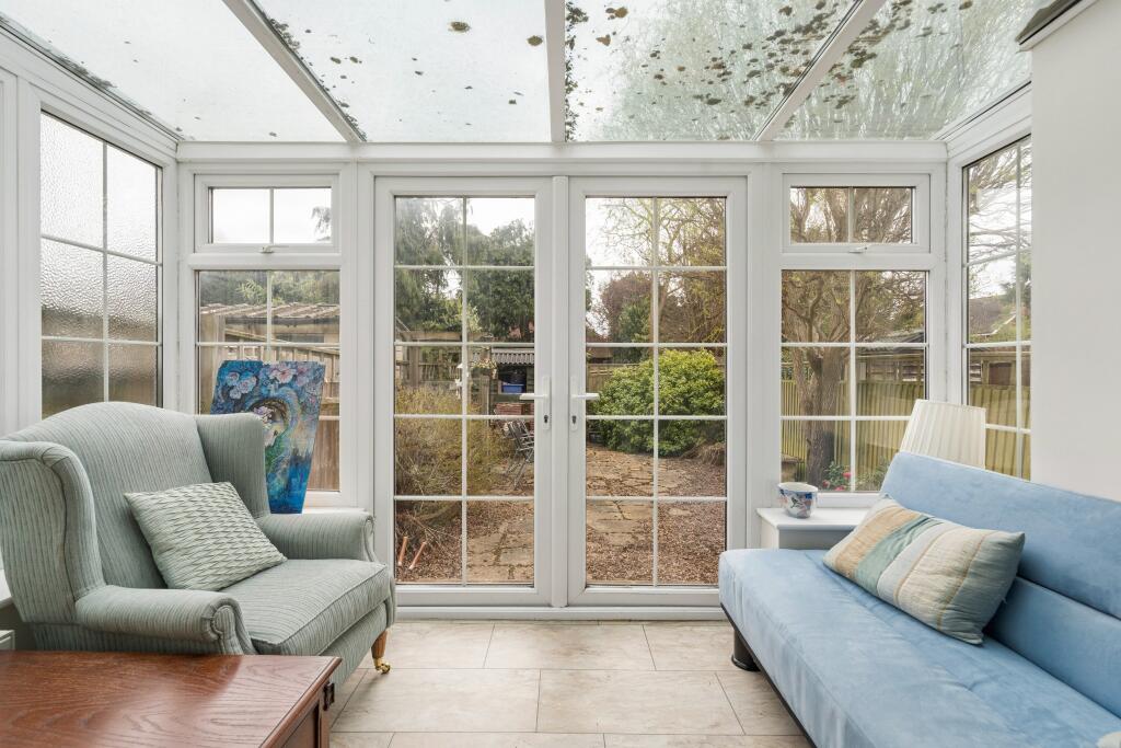 Apartment in Amersham - View 3