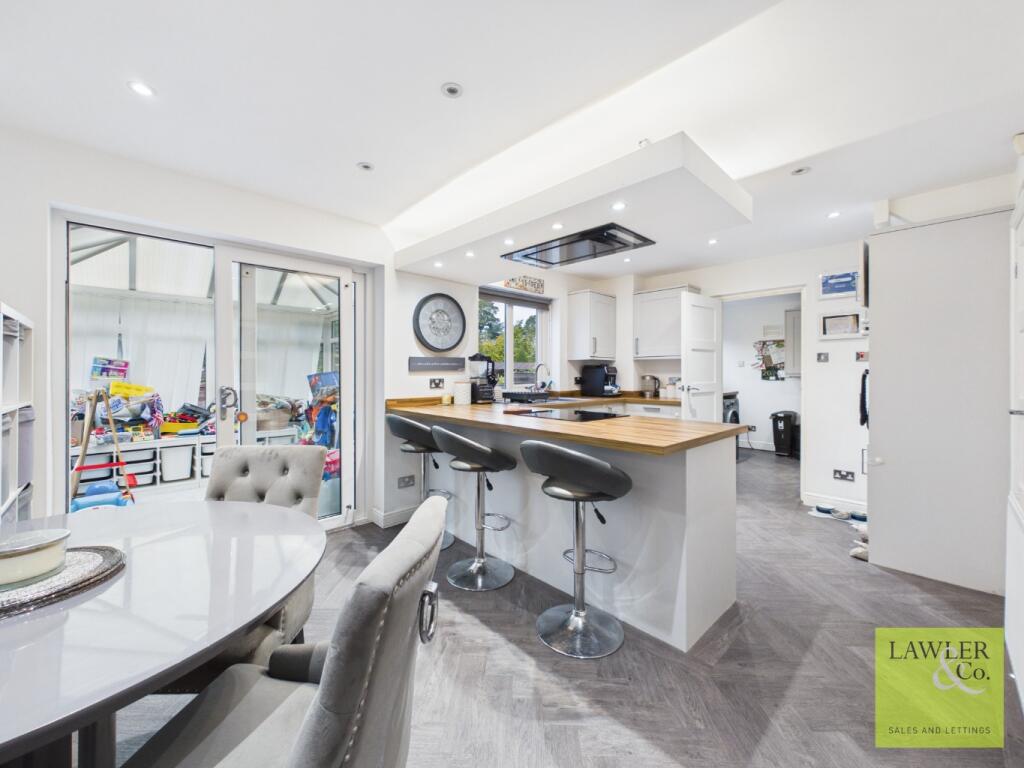 Brendall Close, Stockport, Cheshire, SK2 5XR photo 2