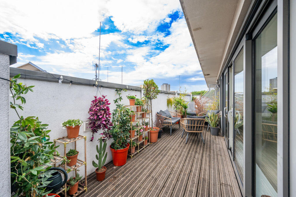 Apartment in London - View 4