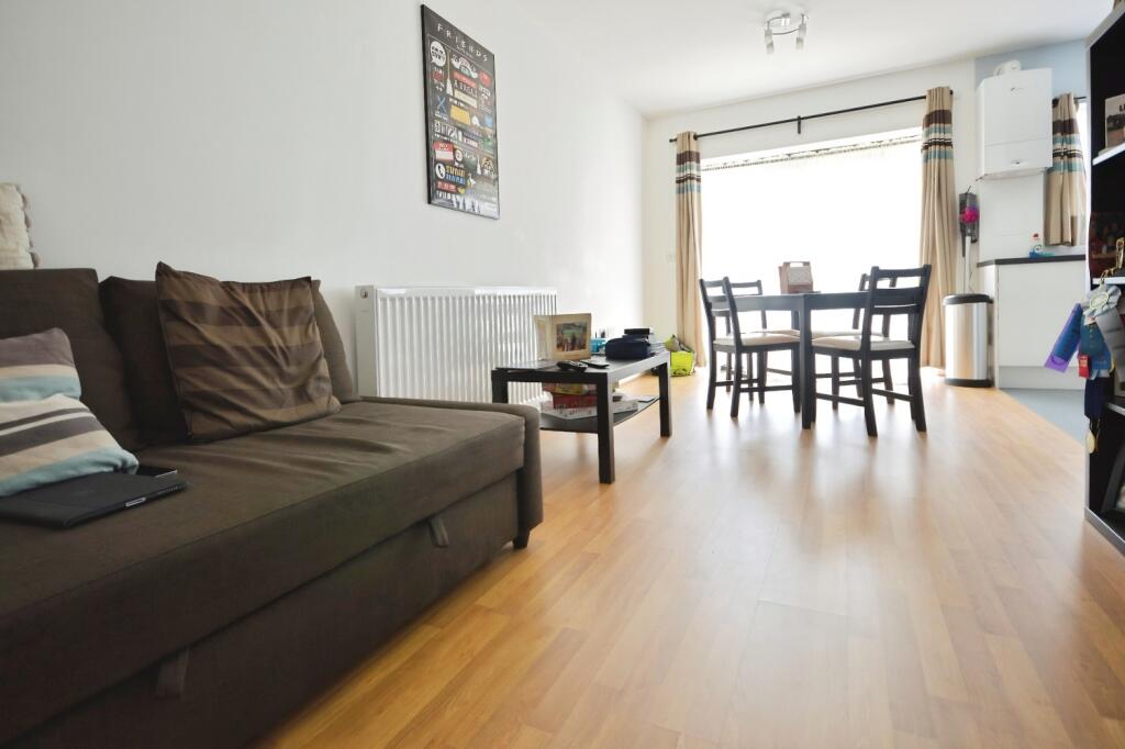 Apartment in Croydon - View 4