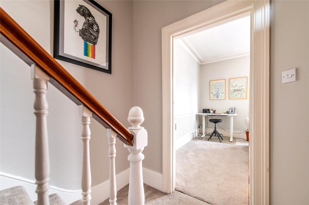 Apartment in Dartford - View 5