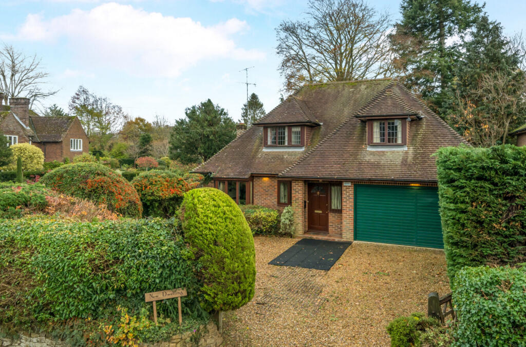 3-bed detached on Grosvenor Road, Busbridge, Godalming, Surrey, GU7, £1,250,000