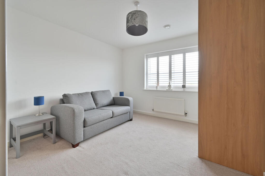 Apartment in Watford - View 4