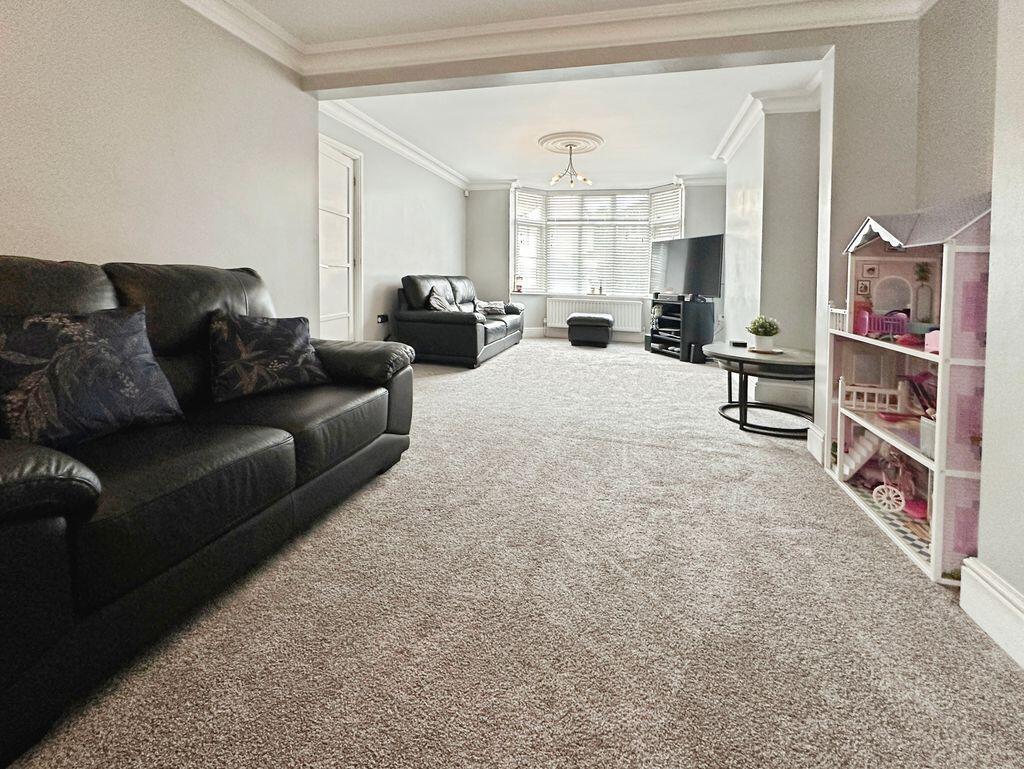 House in Walsall, High Heath - More