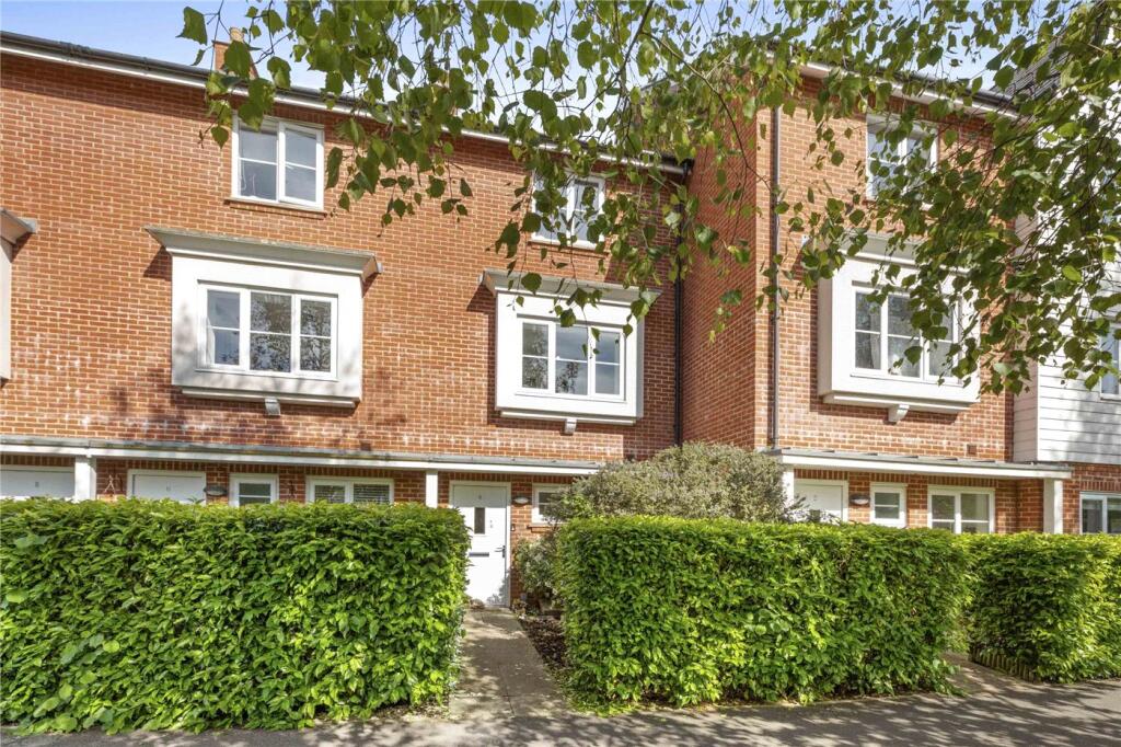 Main image of property: Thistle Walk, High Wycombe, Buckinghamshire, HP11