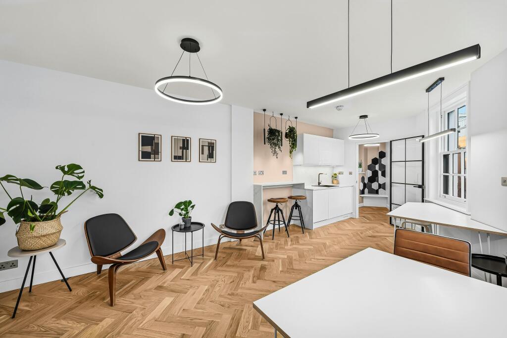 OFFICE 7.jpg